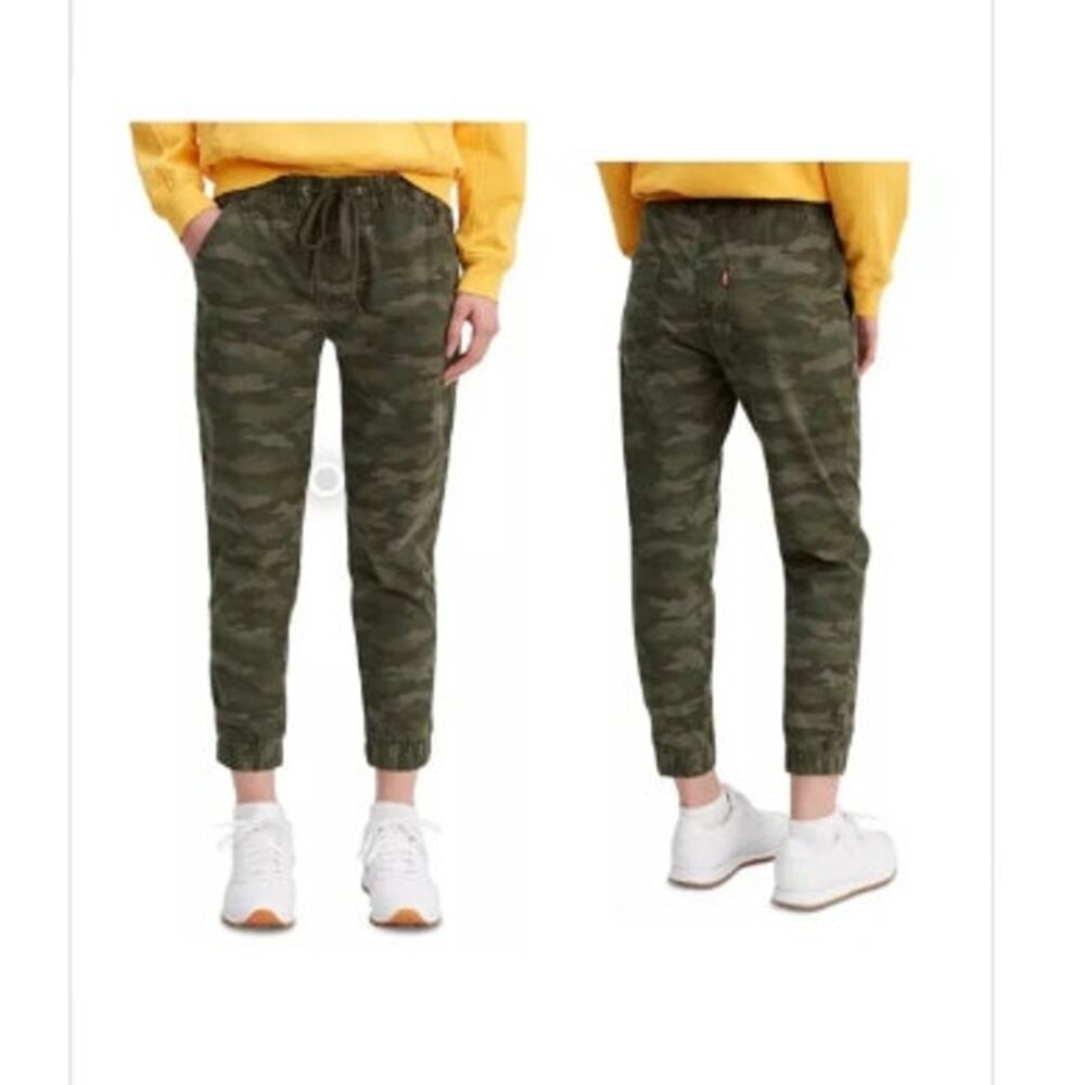 New NWT Levi's Jet Set Taper Fit Camo Pants Size Small - Picture 2 of 12